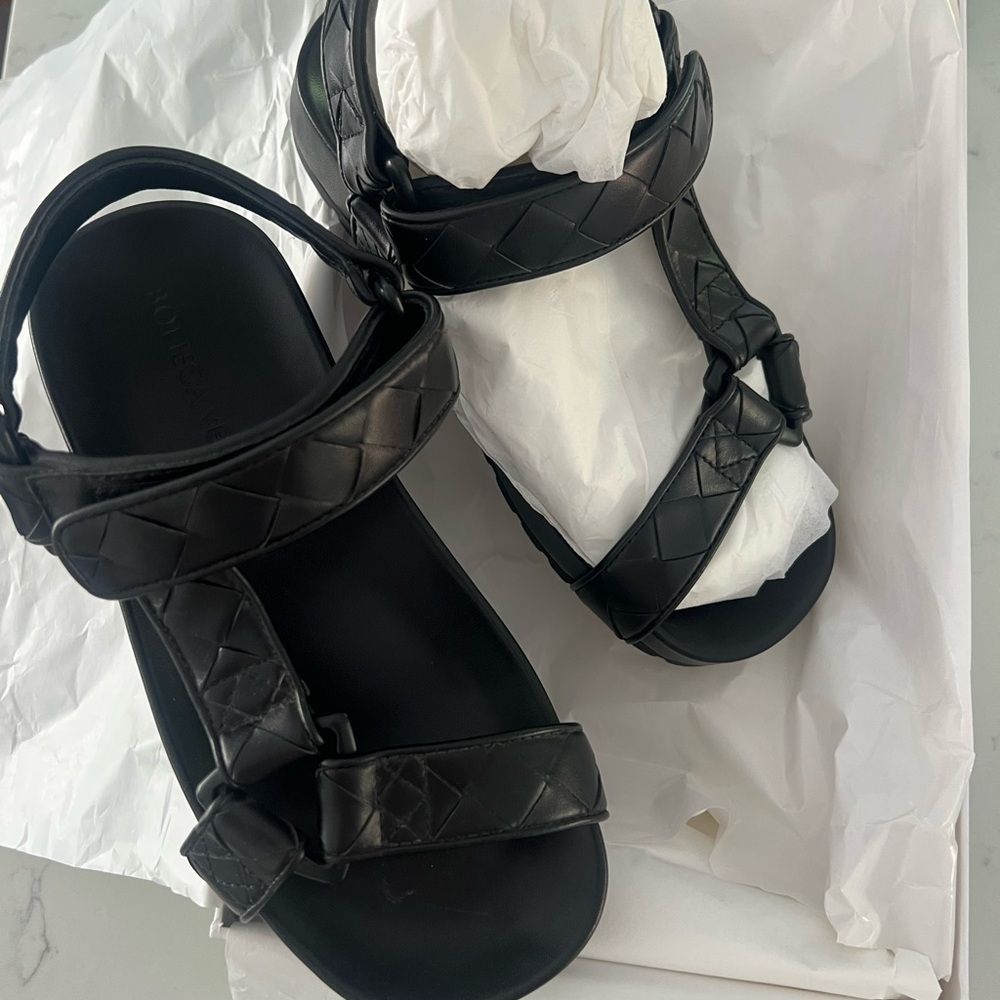 Brand New Bottega Veneta Black Sandals
